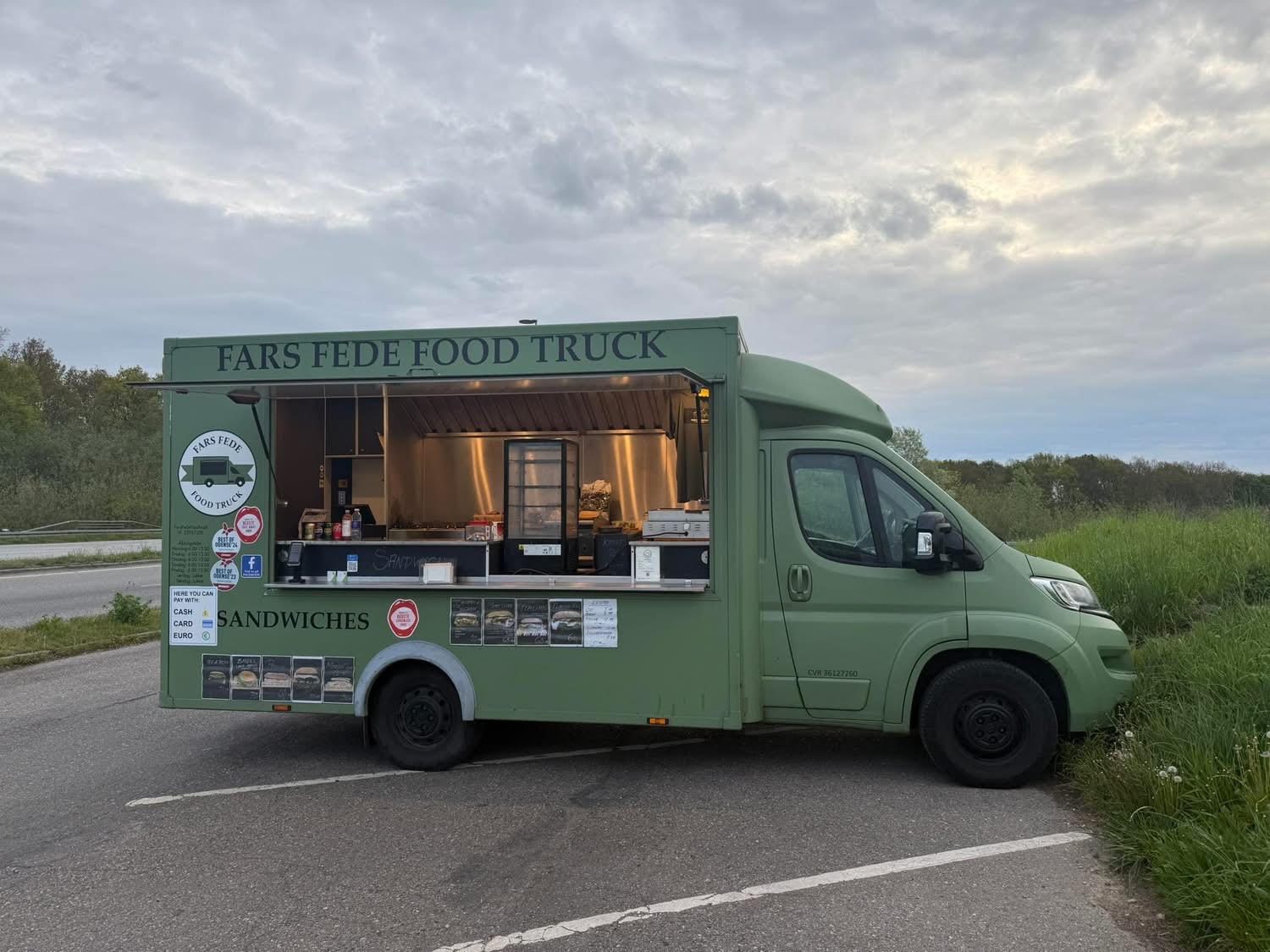 Food trucken parkeret ved Odinsbroen